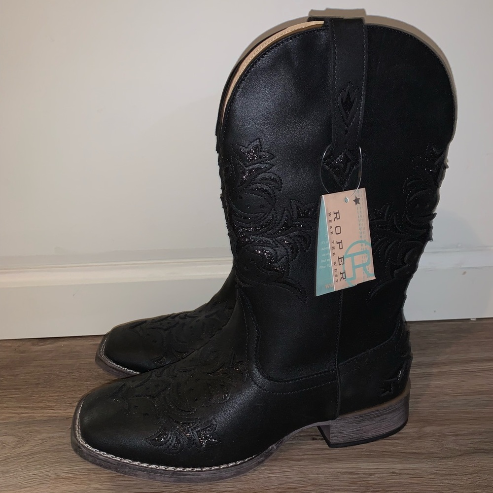Black cowboy boots
